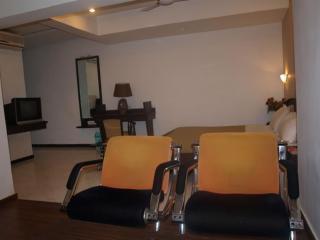 Hotel Maan Residency 아흐메다바드 외부 사진